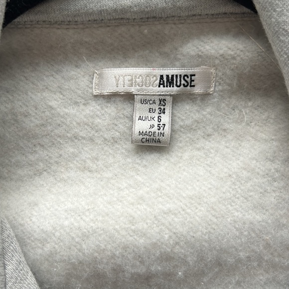 Tags on never worn Amuse Society XS Gray jacket - Picture 3 of 7